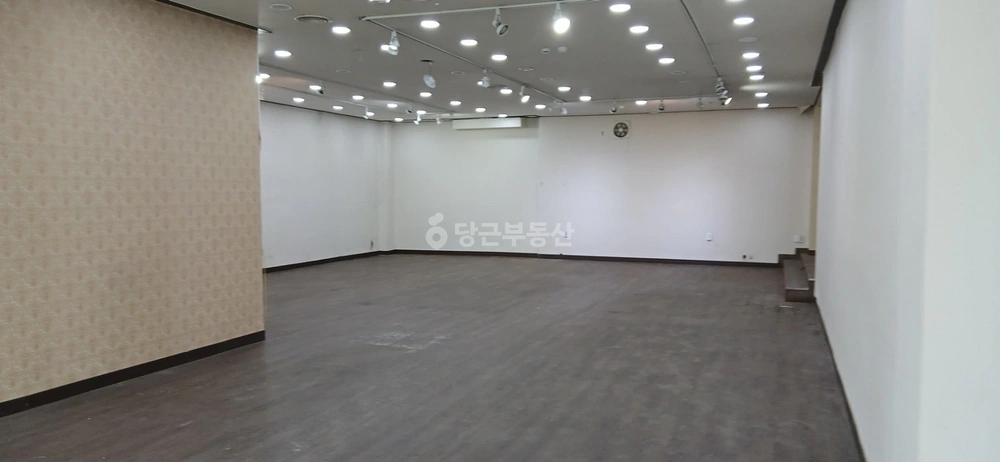 경기도 안양시 동안구 호계동 상가 사진 1