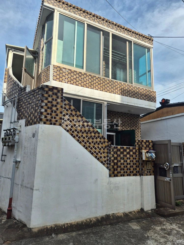 경상남도 창원시 진해구 충의동 단독/전원주택 사진 1