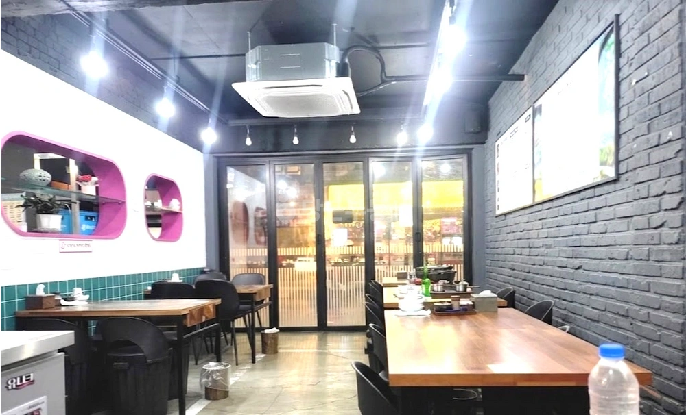 서울특별시 서대문구 창천동 상가 사진 1