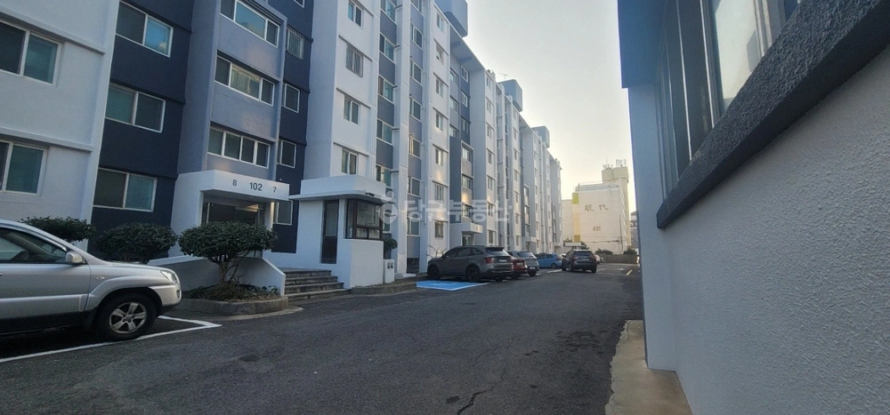 제주특별자치도 제주시 용담삼동 아파트 사진 1