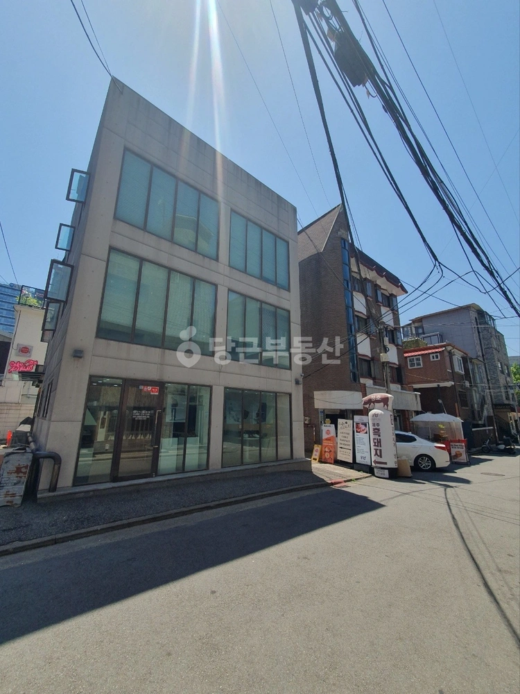 서울특별시 마포구 동교동 상가 사진 1