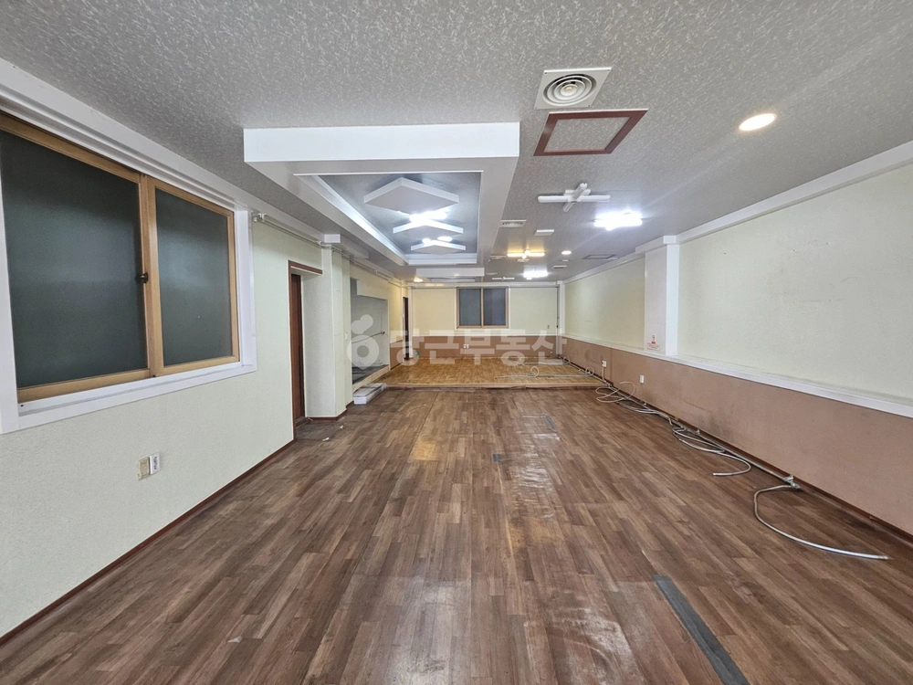 대전광역시 서구 월평동 상가 사진 1