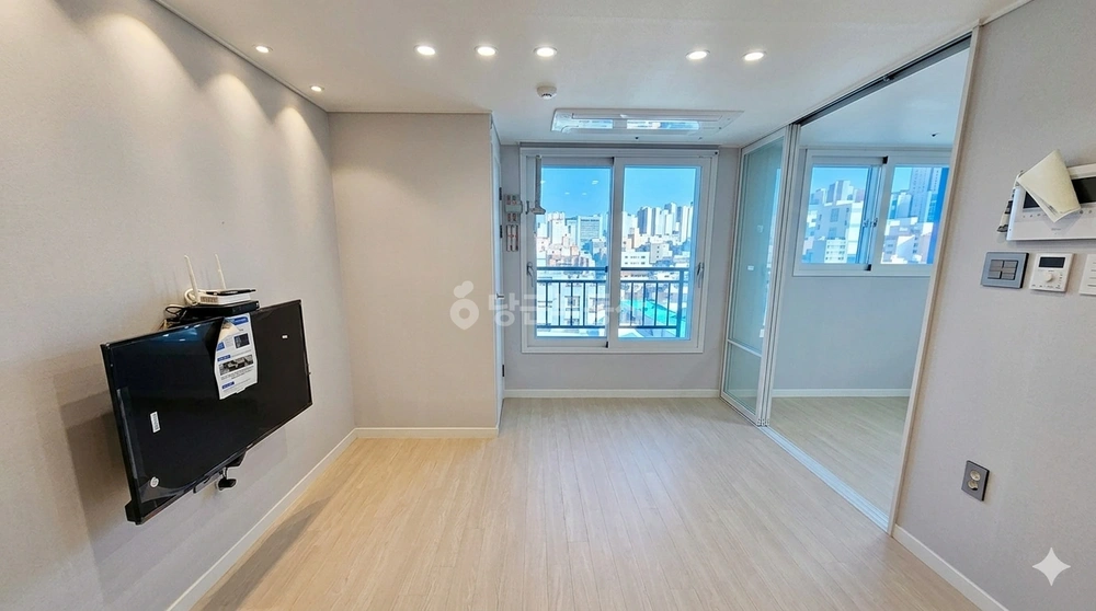 부산광역시 연제구 거제동 오피스텔 사진 1