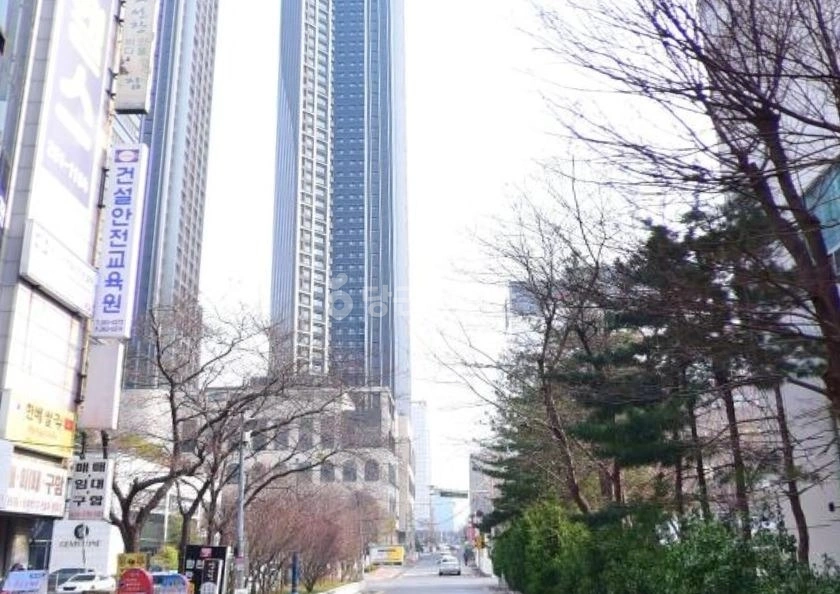 경상남도 창원시 성산구 상남동 상가 사진 1