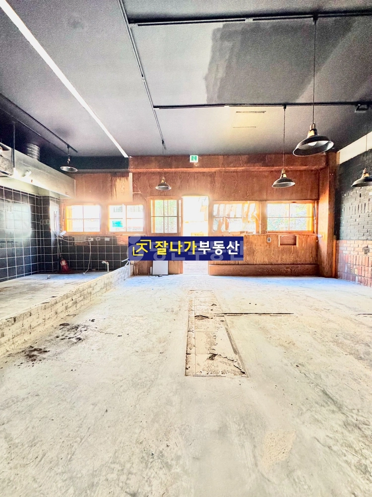 경기도 고양시 일산서구 탄현동 상가 사진 1