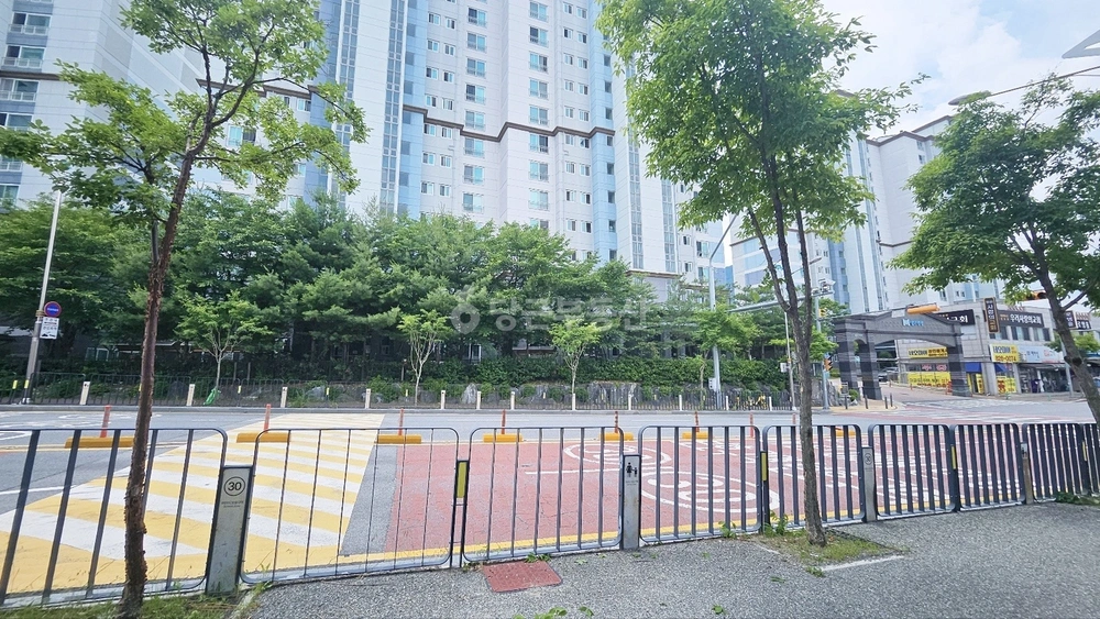 대전광역시 유성구 덕명동 상가 사진 1