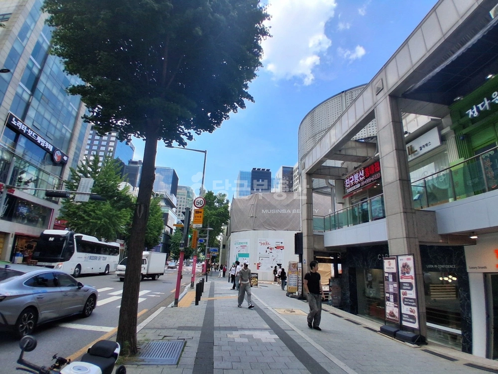 서울특별시 마포구 서교동 상가 사진 1