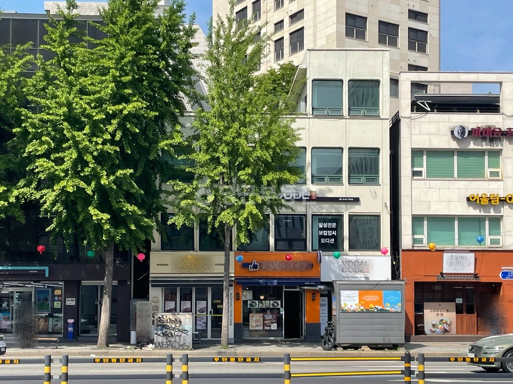 서울특별시 서대문구 창천동 상가 사진 1