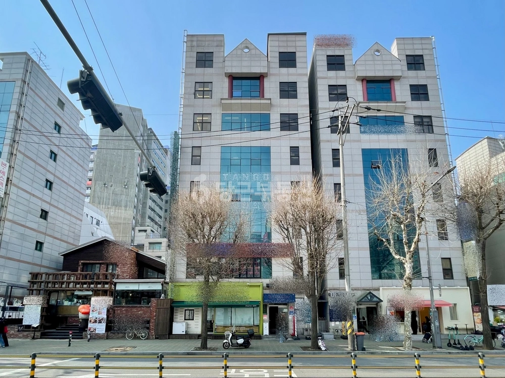 서울특별시 마포구 동교동 상가 사진 1