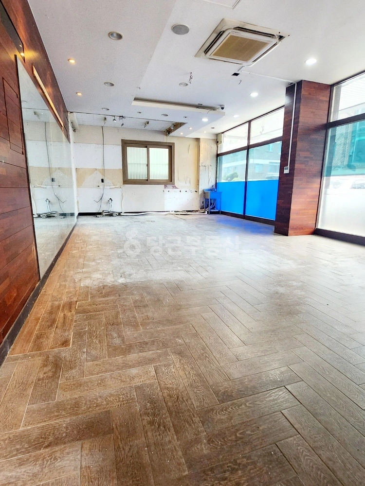 경기도 수원시 영통구 매탄동 상가 사진 1