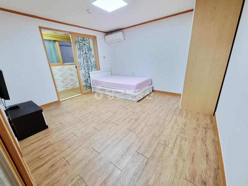 부산광역시 동래구 수안동 원룸 사진 1