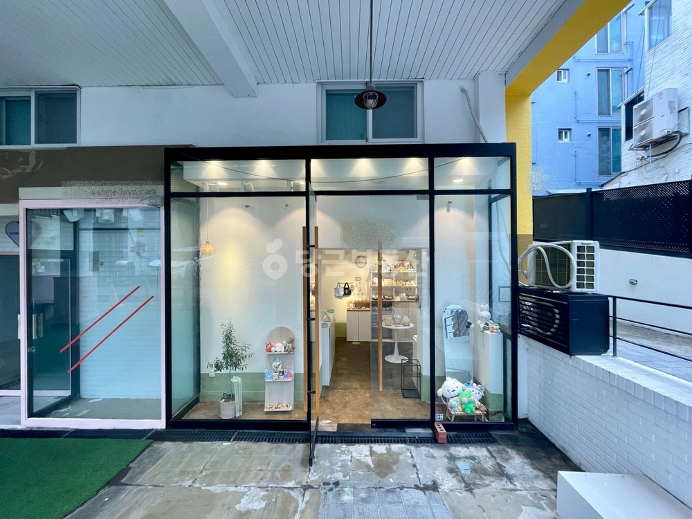 서울특별시 마포구 서교동 상가 사진 1