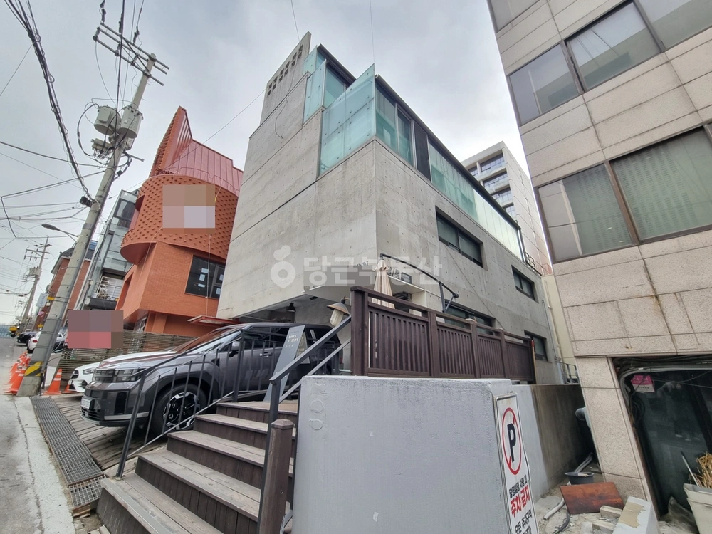 서울특별시 강남구 논현동 건물 사진 1