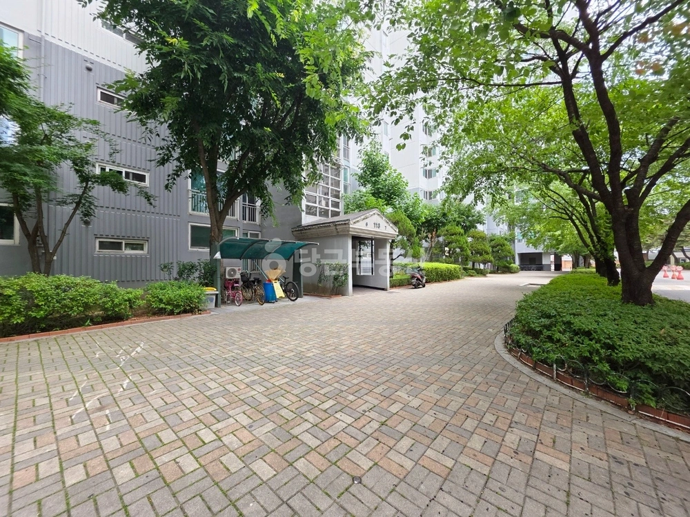 대전광역시 서구 가장동 아파트 사진 1