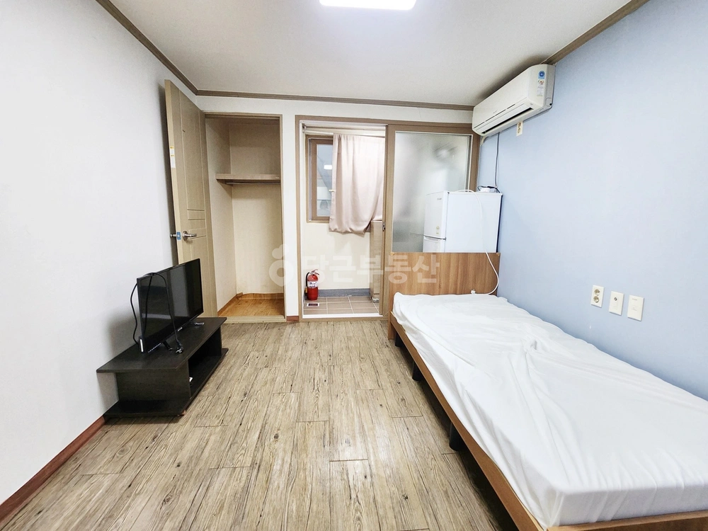 대전광역시 서구 월평동 원룸 사진 1