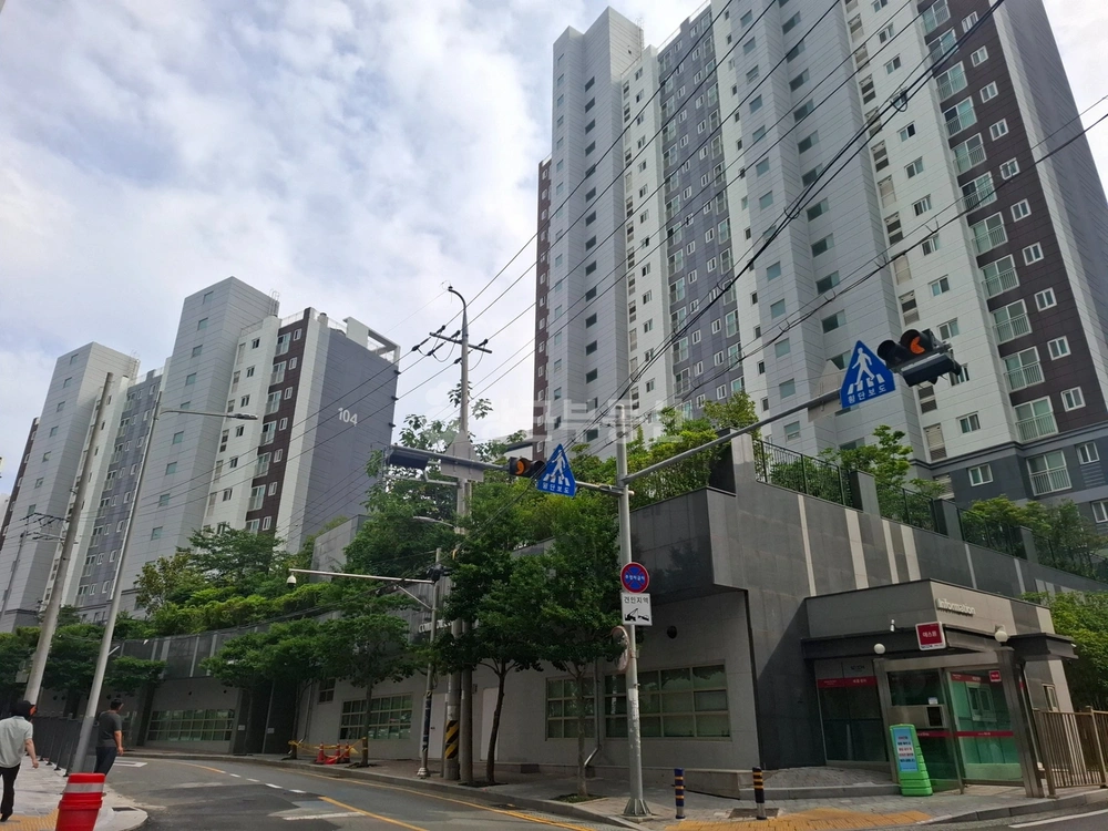부산광역시 연제구 연산동 상가 사진 1