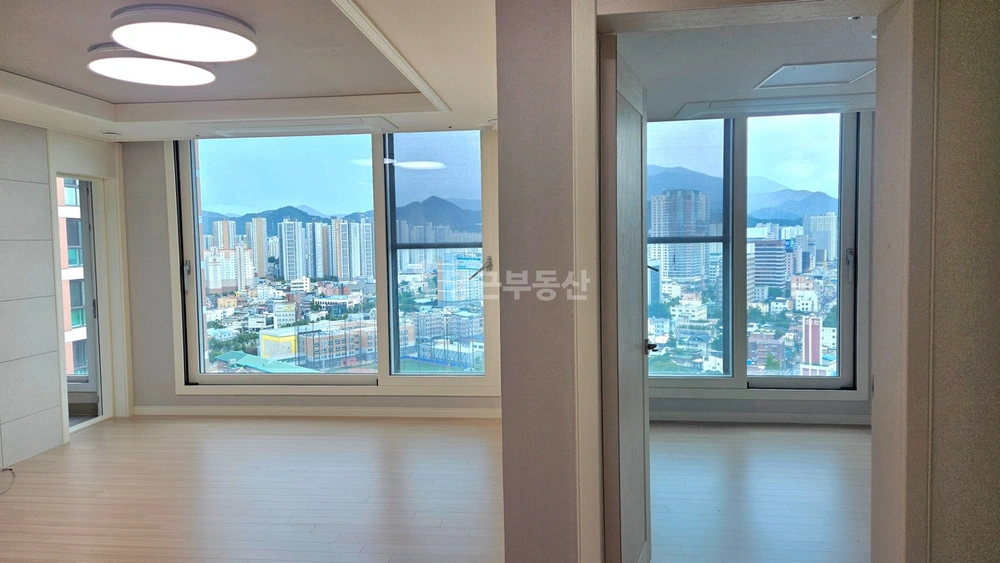 전남광주통합특별시 북구 유동 아파트 사진 1