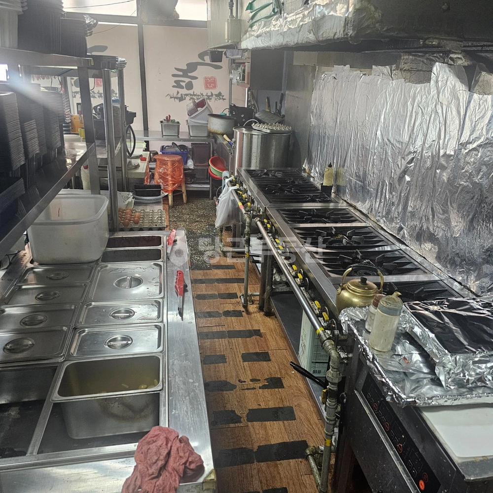 경기도 수원시 영통구 매탄동 상가 사진 1