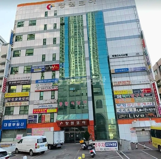 경상남도 창원시 성산구 상남동 상가 사진 1