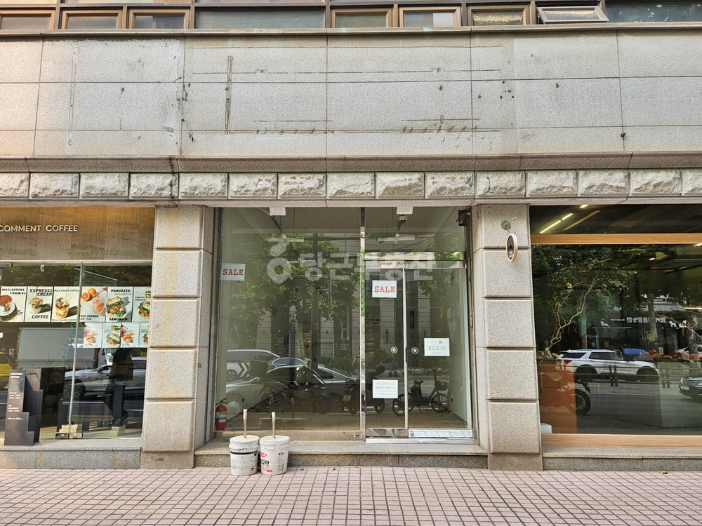 서울특별시 마포구 동교동 상가 사진 1