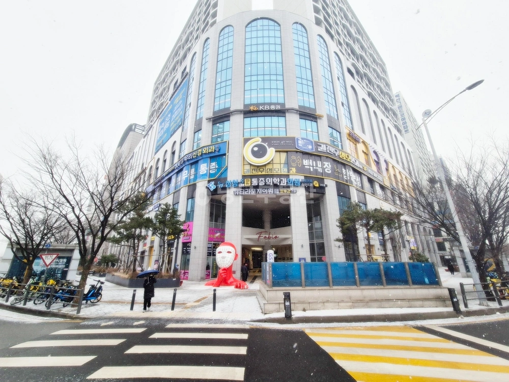 경기도 수원시 팔달구 인계동 상가 사진 1