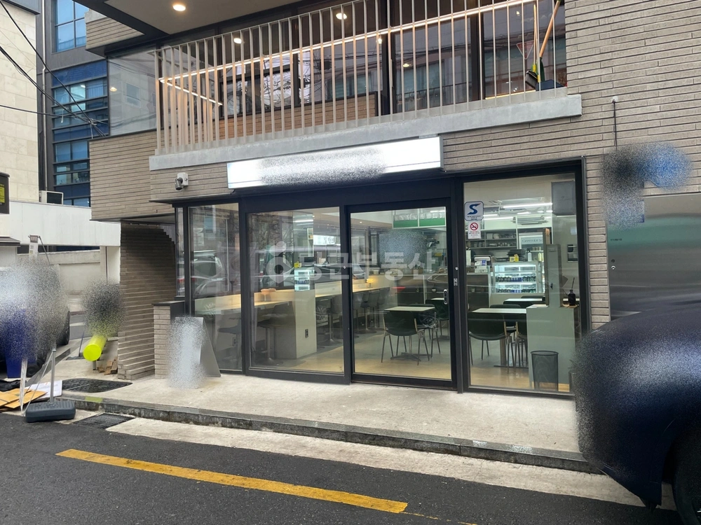 서울특별시 마포구 서교동 상가 사진 1
