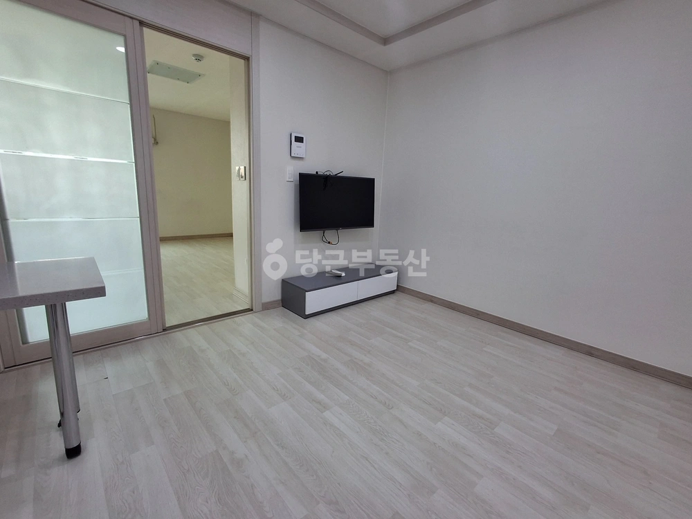 대전광역시 유성구 봉명동 아파트 사진 1