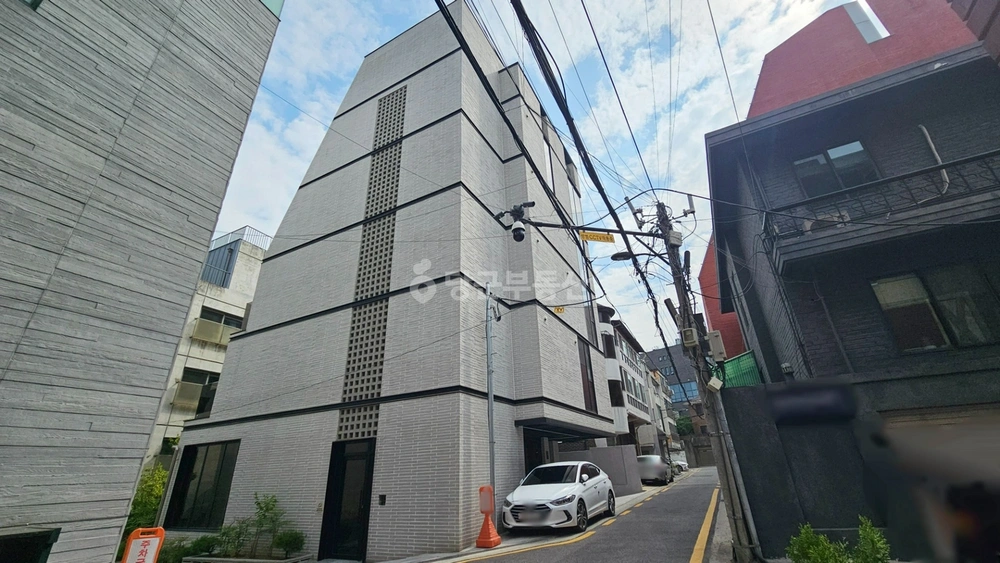 서울특별시 강남구 논현동 건물 사진 1