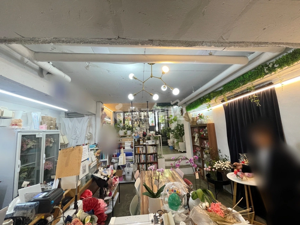 서울특별시 마포구 창전동 상가 사진 1