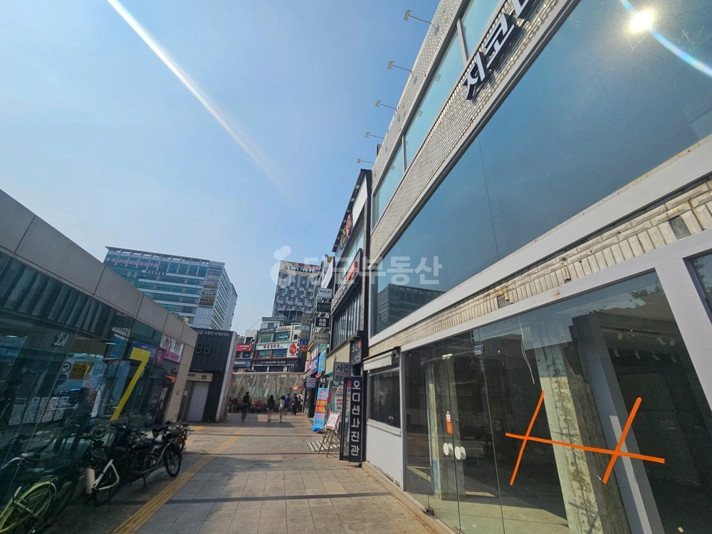 경기도 수원시 팔달구 매산로1가 상가 사진 1