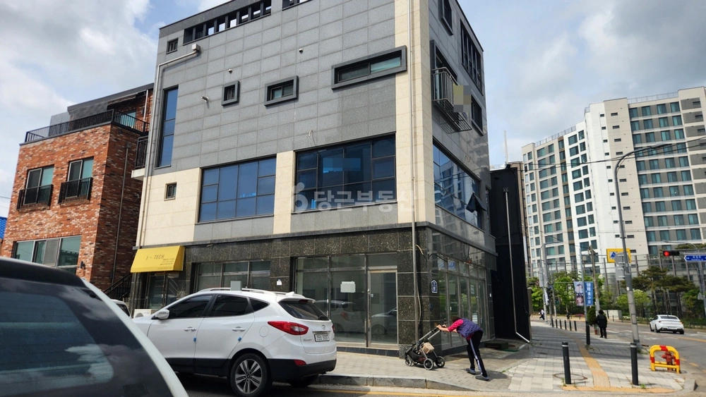 경기도 수원시 팔달구 매산로3가 상가 사진 1