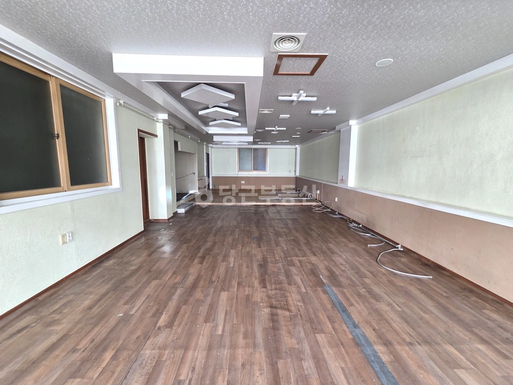 대전광역시 서구 월평동 상가 사진 1