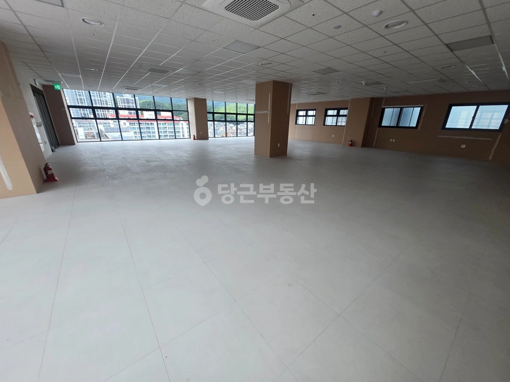 부산광역시 남구 대연동 상가 사진 1