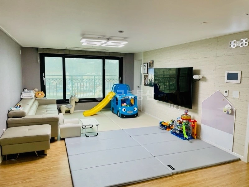 경상남도 창원시 진해구 여좌동 아파트 사진 1