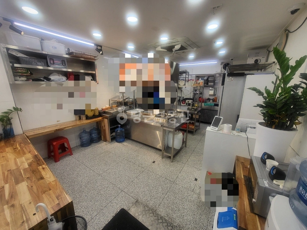 부산광역시 연제구 거제동 상가 사진 1