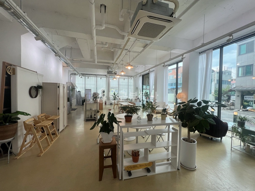 대전광역시 유성구 상대동 상가 사진 1