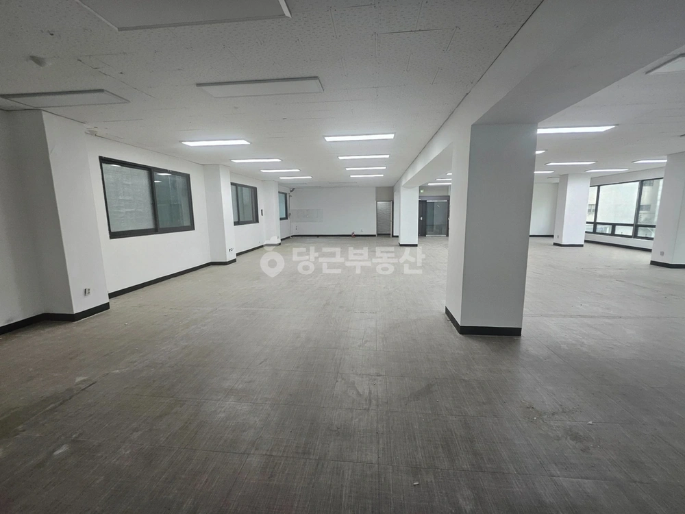 대전광역시 서구 월평동 상가 사진 1