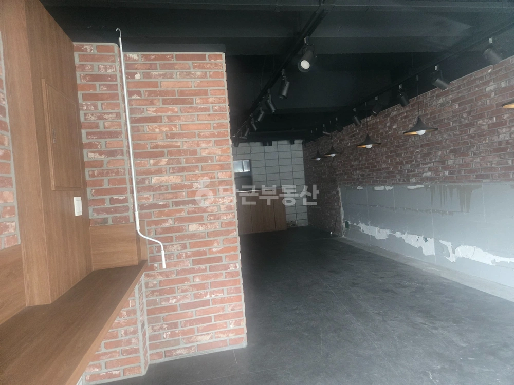 부산광역시 남구 대연동 상가 사진 1