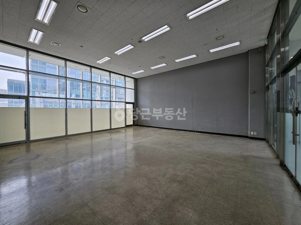 경기도 안양시 동안구 관양동 상가 사진 1
