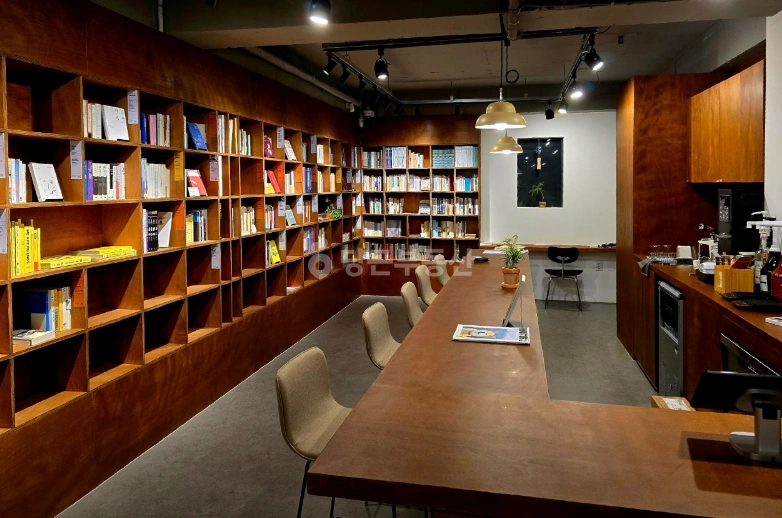 서울특별시 마포구 서교동 상가 사진 1