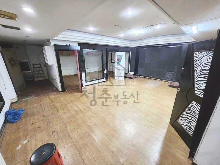 대전광역시 서구 월평동 상가 사진 1