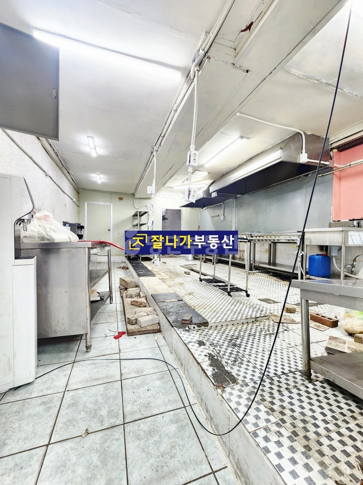 경기도 고양시 일산서구 탄현동 상가 사진 1