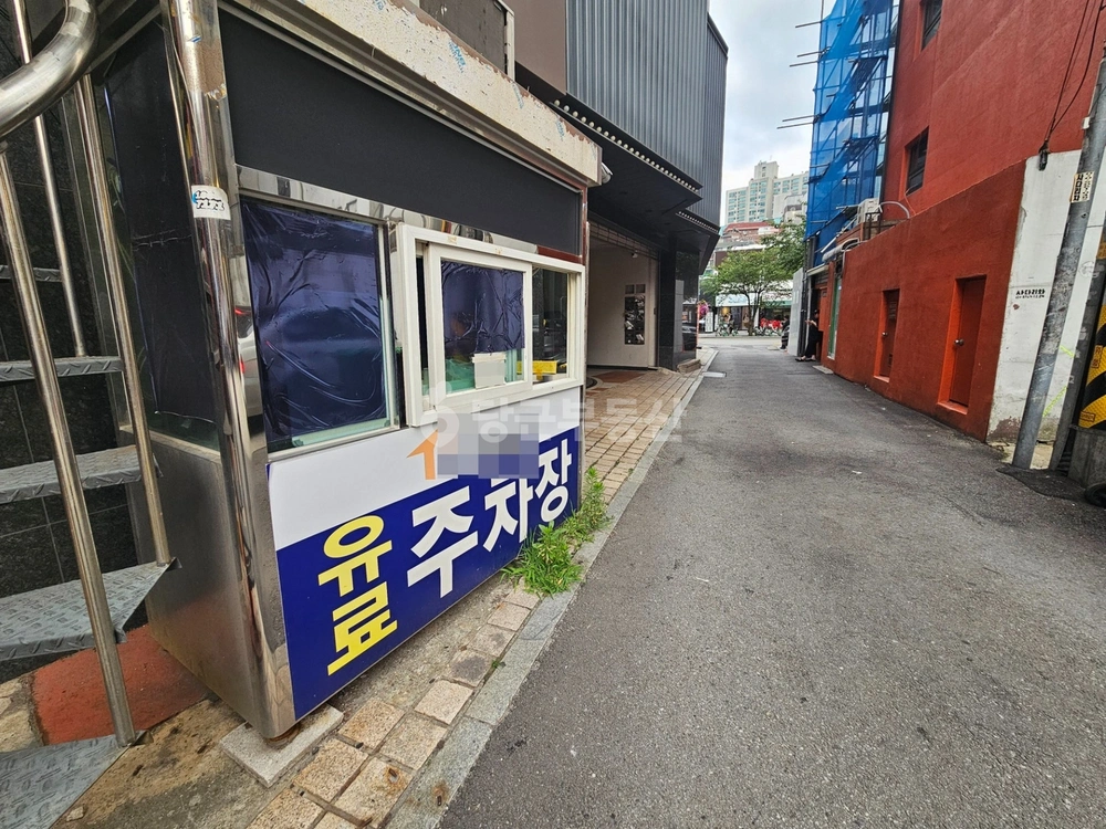 서울특별시 서대문구 창천동 상가 사진 1