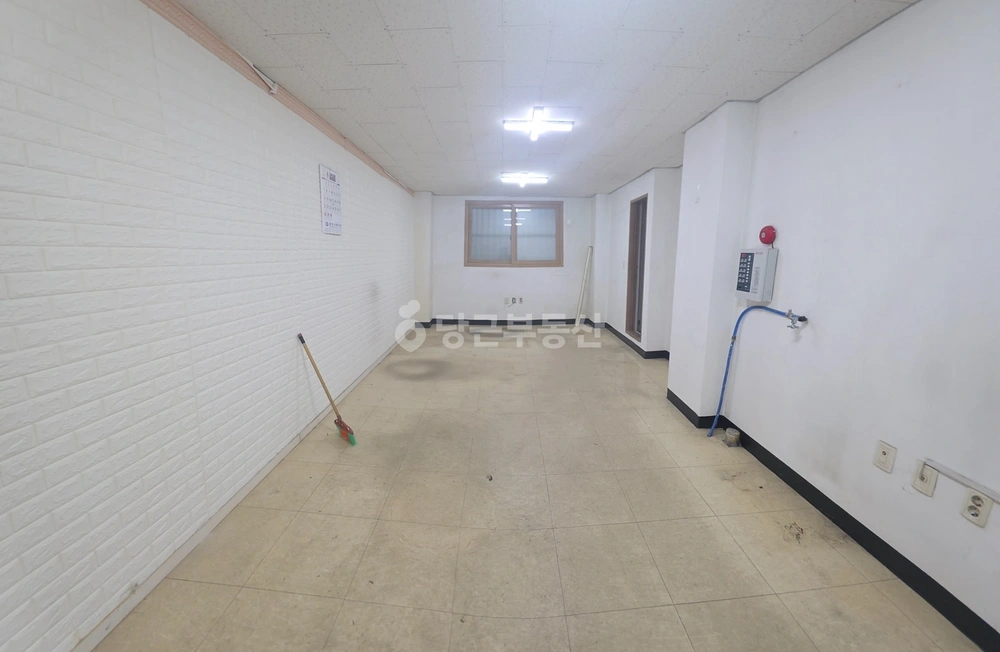 경기도 수원시 권선구 곡반정동 상가 사진 1