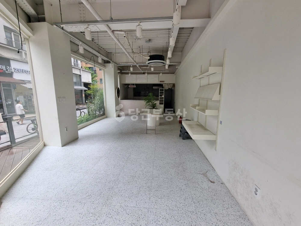 대전광역시 서구 둔산동 상가 사진 1