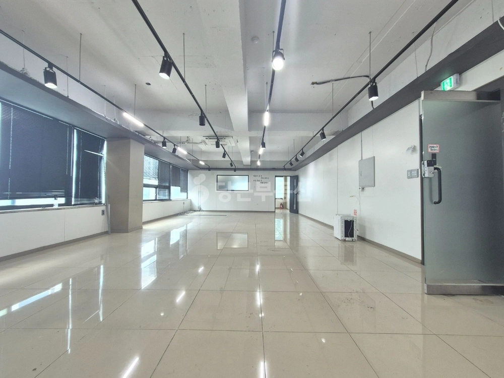 대전광역시 서구 탄방동 상가 사진 1