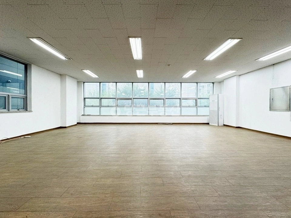 대전광역시 유성구 궁동 상가 사진 1