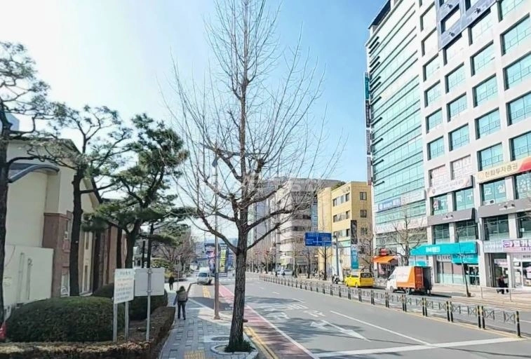 경상남도 창원시 성산구 용호동 상가 사진 1