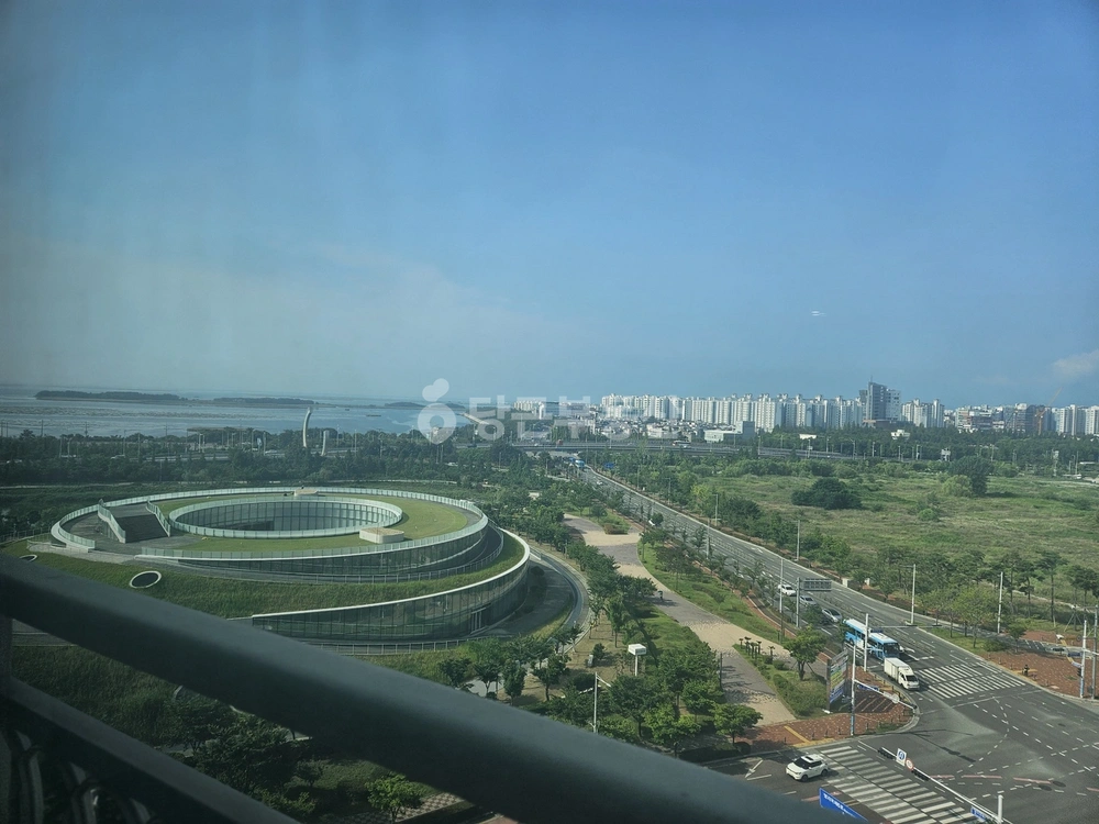 부산광역시 강서구 명지동 아파트 사진 1