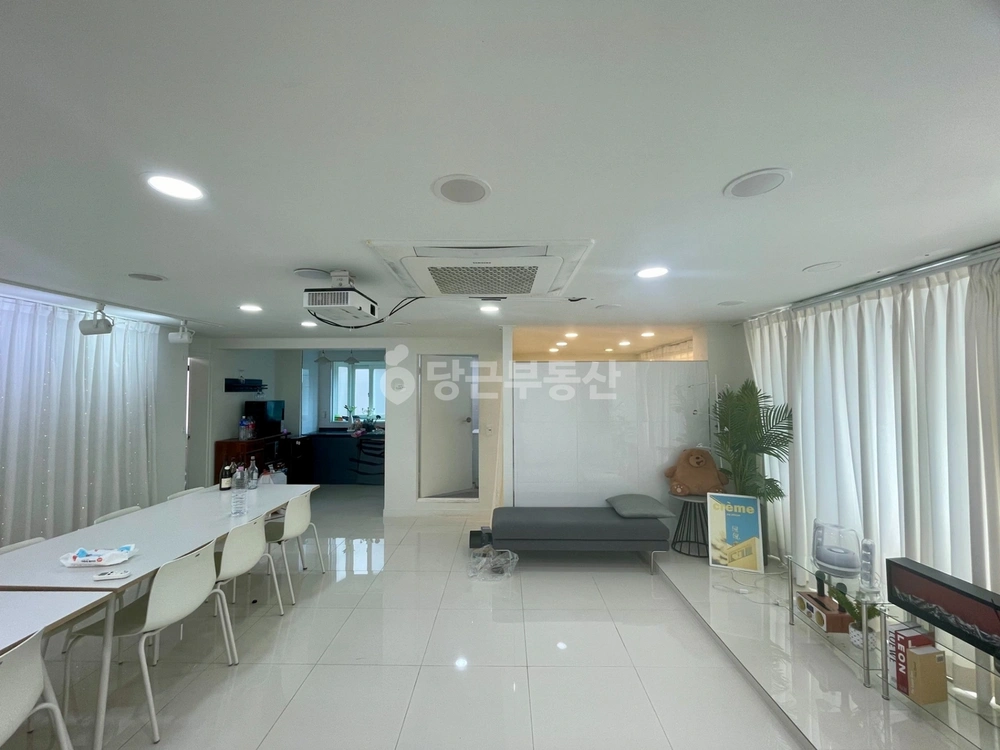 서울특별시 마포구 동교동 상가 사진 1